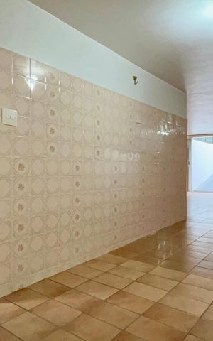 Casa à venda com 180m², 3 quartos e 3 vagas Casa à venda com 180m², 3 quartos e 3 vagasGaragem