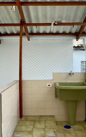 Casa à venda com 180m², 3 quartos e 3 vagas Casa à venda com 180m², 3 quartos e 3 vagasBanheiro de serviço