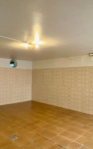 Casa à venda com 180m², 3 quartos e 3 vagas Casa à venda com 180m², 3 quartos e 3 vagasGaragem
