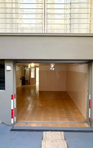 Casa à venda com 180m², 3 quartos e 3 vagas Casa à venda com 180m², 3 quartos e 3 vagasGaragem