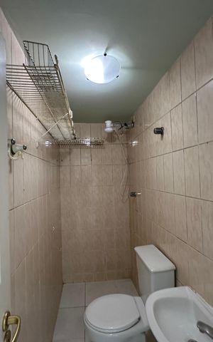 Apartamento à venda com 162m², 3 quartos e 2 vagas Apartamento à venda com 162m², 3 quartos e 2 vagasBanheiro de serviço