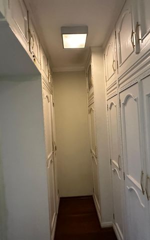 Apartamento à venda com 162m², 3 quartos e 2 vagas Apartamento à venda com 162m², 3 quartos e 2 vagasCloset da suíte