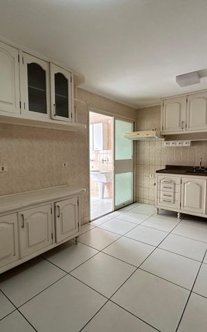 Apartamento à venda com 162m², 3 quartos e 2 vagas Apartamento à venda com 162m², 3 quartos e 2 vagasCozinha