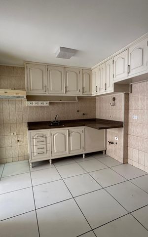 Apartamento à venda com 162m², 3 quartos e 2 vagas Apartamento à venda com 162m², 3 quartos e 2 vagasCozinha