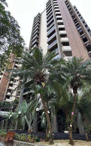 Apartamento à venda com 162m², 3 quartos e 2 vagas Apartamento à venda com 162m², 3 quartos e 2 vagasFachada