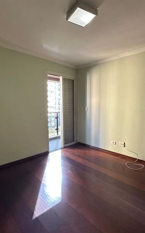Apartamento à venda com 162m², 3 quartos e 2 vagas Apartamento à venda com 162m², 3 quartos e 2 vagasSuíte