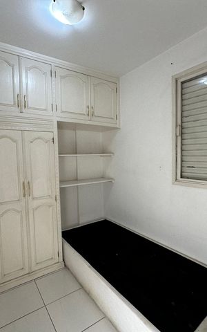 Apartamento à venda com 162m², 3 quartos e 2 vagas Apartamento à venda com 162m², 3 quartos e 2 vagasQuarto de Serviço