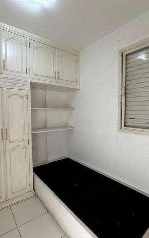 Apartamento à venda com 162m², 3 quartos e 2 vagas Apartamento à venda com 162m², 3 quartos e 2 vagasQuarto de Serviço