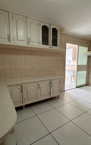 Apartamento à venda com 162m², 3 quartos e 2 vagas Apartamento à venda com 162m², 3 quartos e 2 vagasCozinha