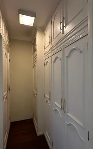 Apartamento à venda com 162m², 3 quartos e 2 vagas Apartamento à venda com 162m², 3 quartos e 2 vagasCloset da suíte