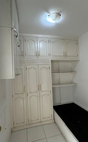 Apartamento à venda com 162m², 3 quartos e 2 vagas Apartamento à venda com 162m², 3 quartos e 2 vagasQuarto de Serviço