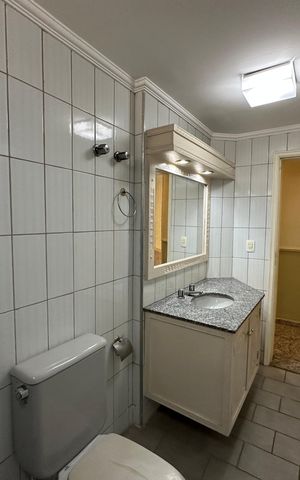Apartamento à venda com 162m², 3 quartos e 2 vagas Apartamento à venda com 162m², 3 quartos e 2 vagasBanheiro Social