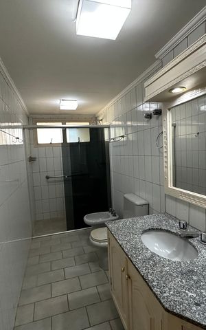 Apartamento à venda com 162m², 3 quartos e 2 vagas Apartamento à venda com 162m², 3 quartos e 2 vagasBanheiro Social