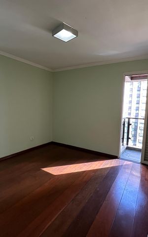 Apartamento à venda com 162m², 3 quartos e 2 vagas Apartamento à venda com 162m², 3 quartos e 2 vagasSuíte