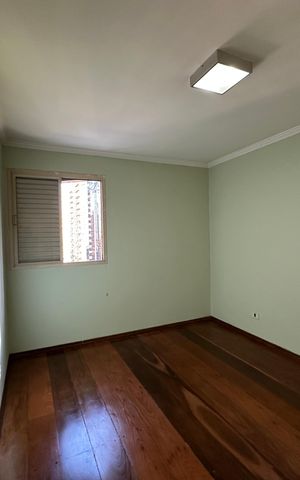 Apartamento à venda com 162m², 3 quartos e 2 vagas Apartamento à venda com 162m², 3 quartos e 2 vagasQuarto 1