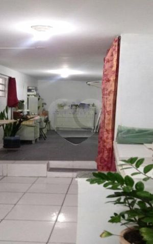 Casa à venda com 194m², 3 quartos e 1 vaga