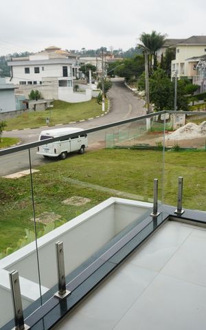 Casa de condomínio à venda com 309m², 4 quartos e 4 vagasSacada