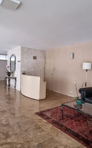 Apartamento para alugar com 240m², 4 quartos e 2 vagas Apartamento para alugar com 240m², 4 quartos e 2 vagasÁrea comum