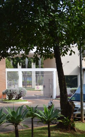 Casa de condomínio para alugar com 222m², 3 quartos e 4 vagasFachada e portaria