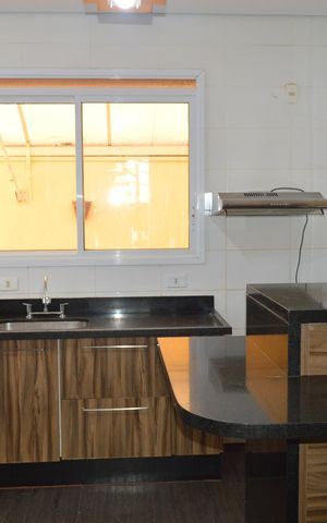 Casa de condomínio para alugar com 222m², 3 quartos e 4 vagasCozinha