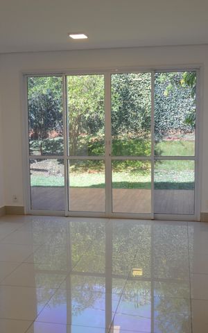 Casa de condomínio para alugar com 222m², 3 quartos e 4 vagasSala