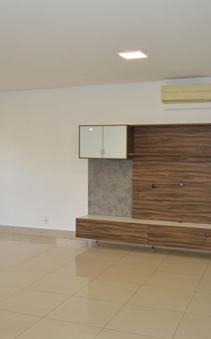 Casa de condomínio para alugar com 222m², 3 quartos e 4 vagasSala