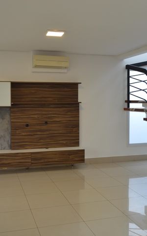 Casa de condomínio para alugar com 222m², 3 quartos e 4 vagasSala