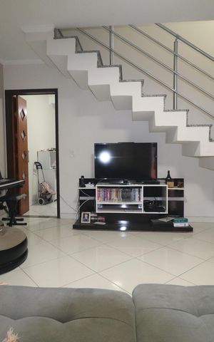 Casa à venda com 148m², 3 quartos e 3 vagasSala