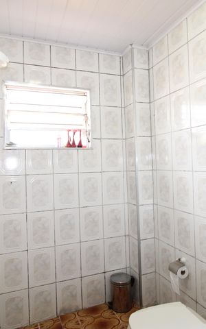 Casa à venda com 390m², 3 quartos e 3 vagasBanheiro 1