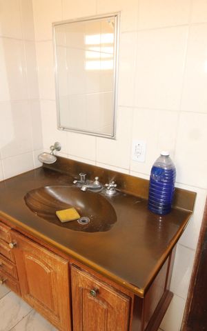 Casa à venda com 390m², 3 quartos e 3 vagasBanheiro 2