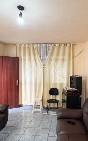 Casa à venda com 112m², 2 quartos e 2 vagas Casa à venda com 112m², 2 quartos e 2 vagasSala
