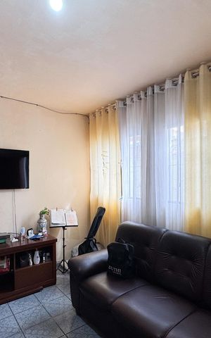 Casa à venda com 112m², 2 quartos e 2 vagas Casa à venda com 112m², 2 quartos e 2 vagasSala