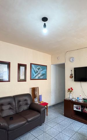 Casa à venda com 112m², 2 quartos e 2 vagas Casa à venda com 112m², 2 quartos e 2 vagasSala
