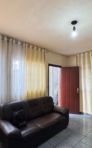 Casa à venda com 112m², 2 quartos e 2 vagas Casa à venda com 112m², 2 quartos e 2 vagasSala