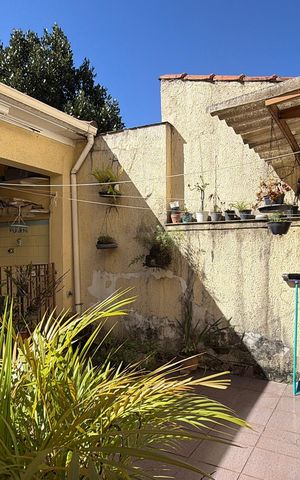 Casa à venda com 196m², 3 quartos e 2 vagas