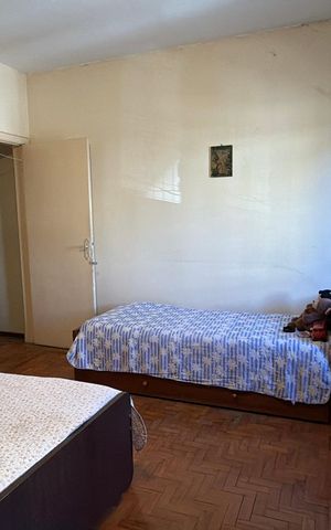 Casa à venda com 196m², 3 quartos e 2 vagas