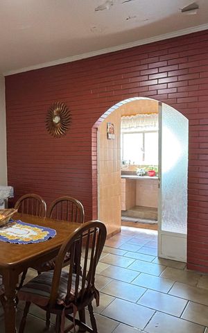 Casa à venda com 196m², 3 quartos e 2 vagas