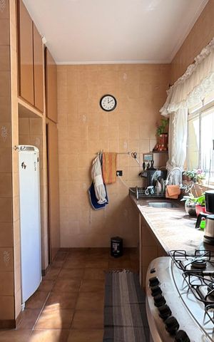Casa à venda com 196m², 3 quartos e 2 vagas