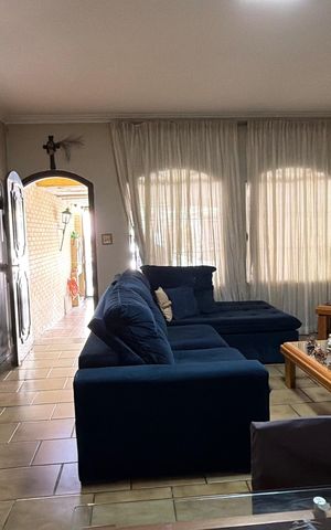 Casa à venda com 196m², 3 quartos e 2 vagas