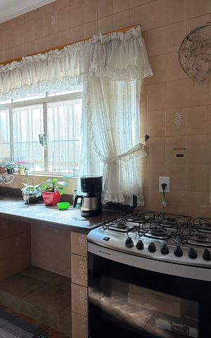 Casa à venda com 196m², 3 quartos e 2 vagas