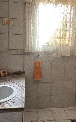 Casa à venda com 196m², 3 quartos e 2 vagas