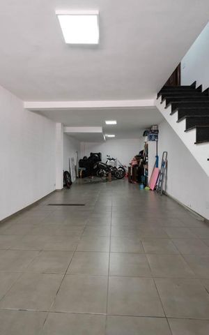 Casa de condomínio à venda com 117m², 3 quartos e 2 vagasGaragem