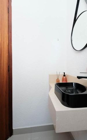Casa de condomínio à venda com 117m², 3 quartos e 2 vagasLavabo