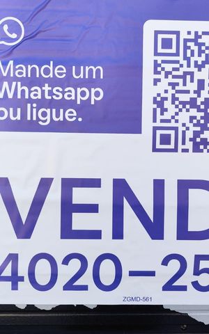 Casa de condomínio à venda com 117m², 3 quartos e 2 vagas Casa de condomínio à venda com 117m², 3 quartos e 2 vagasFachada
