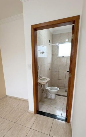 Casa para alugar com 60m², 2 quartos e 1 vaga Casa para alugar com 60m², 2 quartos e 1 vagaBanheiro