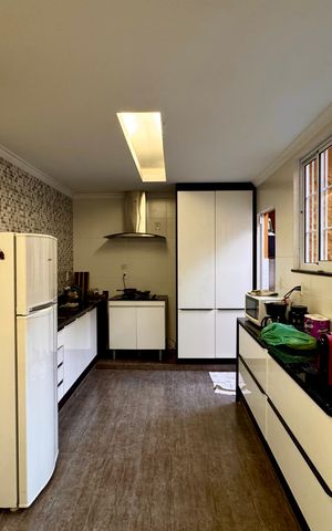 Casa à venda com 190m², 3 quartos e 1 vaga
