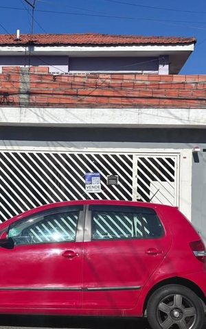 Casa à venda com 111m², 4 quartos e 2 vagas Casa à venda com 111m², 4 quartos e 2 vagasFachda + placa