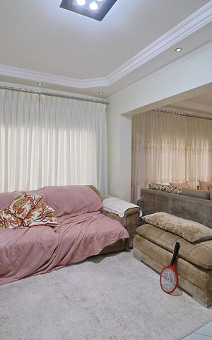 Casa para alugar com 200m², 3 quartos e 1 vagaSala
