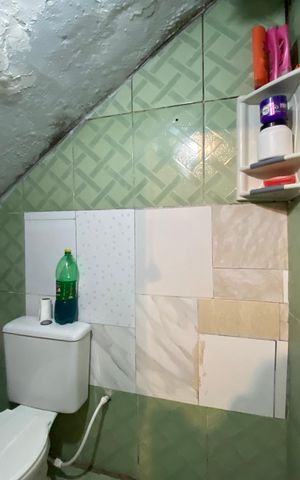 Casa à venda com 100m², 7 quartos e 6 vagas Casa à venda com 100m², 7 quartos e 6 vagasBanheiro de serviço