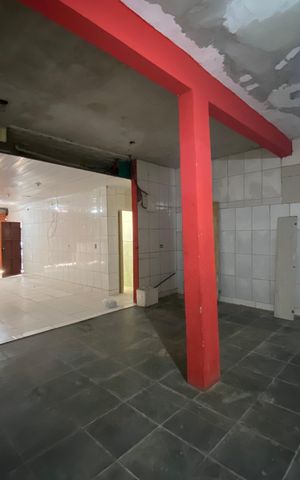 Casa à venda com 100m², 7 quartos e 6 vagas